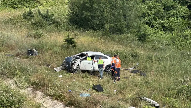 Kuzey Marmara Otoyolu’nda Feci Kaza: Araç Şarampole Devrildi, İçinde Neler Oldu?