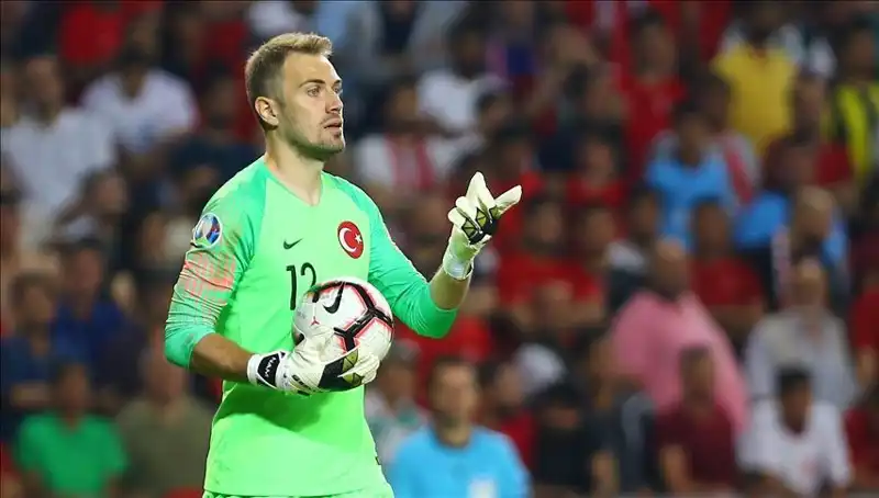 Mert Günok Futbolu Bırakacağı Yaşı Duyurdu: Hayranları Şaşırdı!