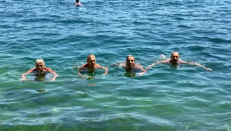 Yaz sıcaklarının zirveye ulaşmasıyla plajlar dolup taştı!