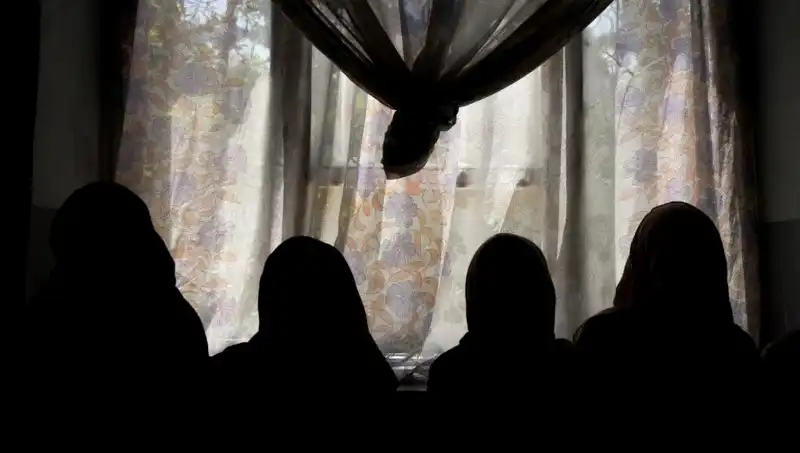 Taliban, Kadın Yazarların Kitaplarını Yasağı İle Kadınların Sesini Susturuyor