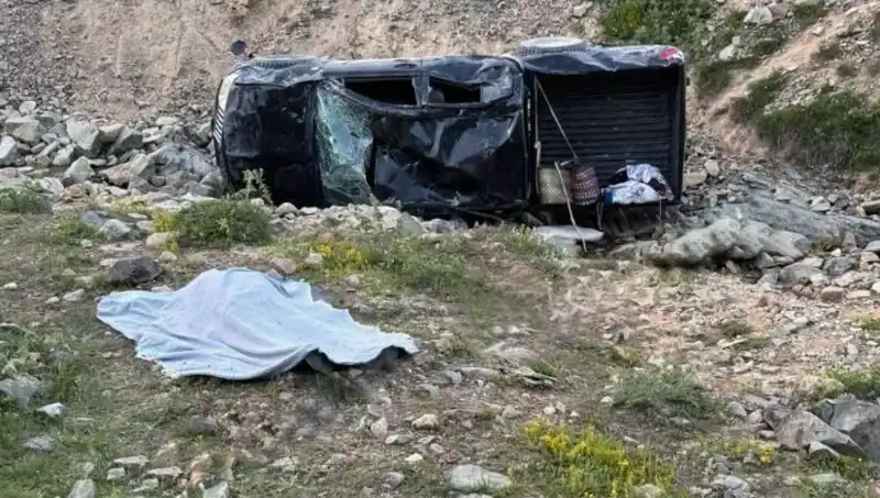Gümüşhane'de Korkunç Kaza: Bir Hayat Yok Oldu, Beş Kişi Yaralandı