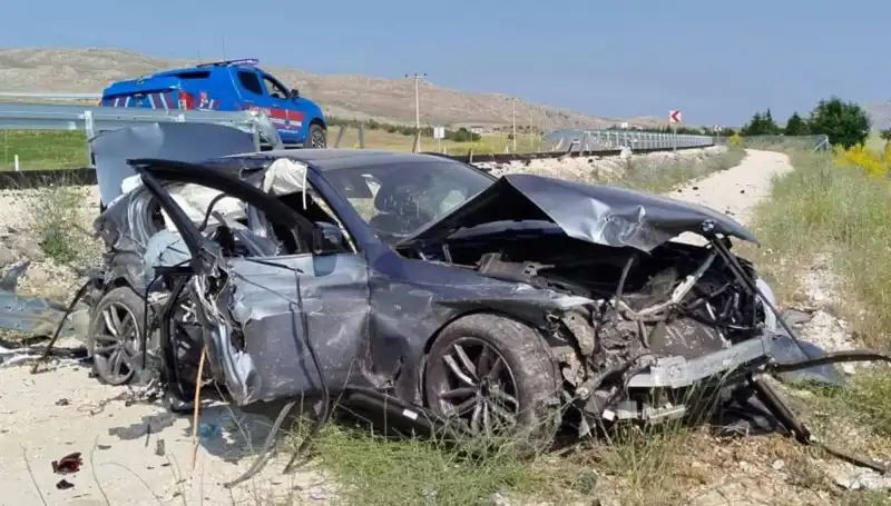 Sivas’ta İki Ayrı Trafik Kazası: Yaralı Sayısı 9’a Ulaştı