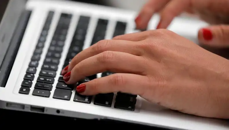 Laptop Mikrofonları: Kapalıyken Bile Dinlenme Riskiyle Karşı Karşıya