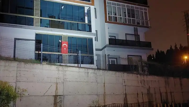 Sakarya'da 4 Katlı Apartman Acil Durum Nedeniyle Tahliye Edildi