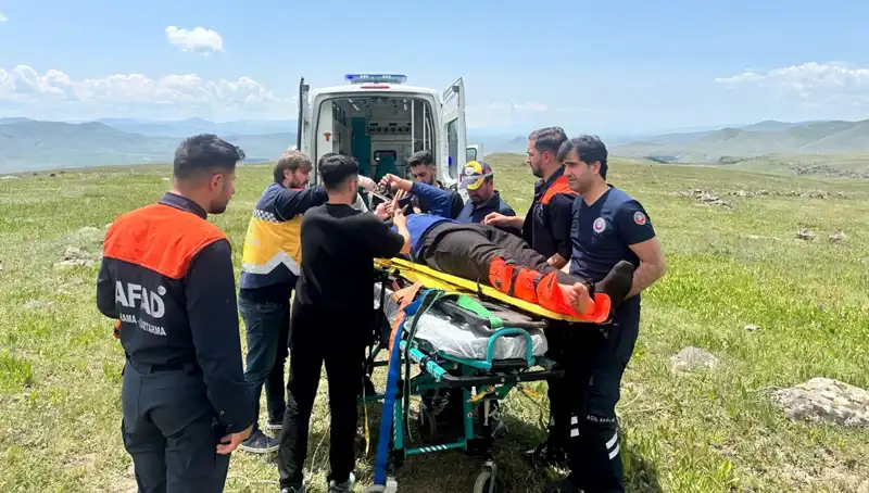 Çoban, Kayalıkta Düşerek Hayatı Tehlikeye Girdi: Kurtarma Operasyonu Başlatıldı