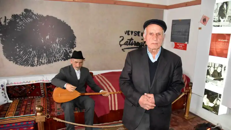 Aşık Veysel'in Hayatı ve Efsanevi Sözü: Gerçekten Kör Müydü?