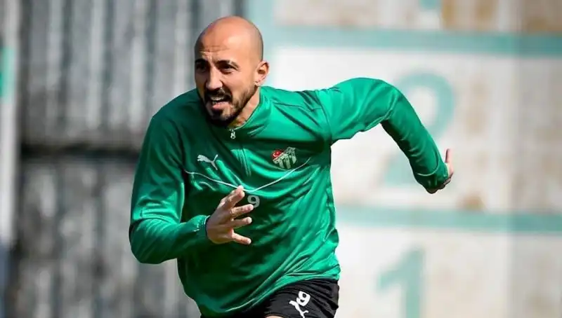 Milli Futbolcunun Geleceği: 2. Lig İhtimali Heyecan Yarattı