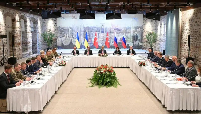 İstanbul'da Barış Zirvesi: Rus Heyeti Türkiye’de Tam Kadro Toplandı