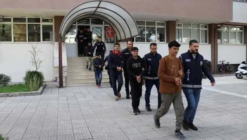 Edirne ve Kırklareli'nde Nefes Kesen Kaçak Göçmen Operasyonu Gerçekleştirildi
