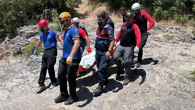 Kayalıklar Arasında Sırrı Gizlenen Ölüm: Bir Gerçek Hikaye