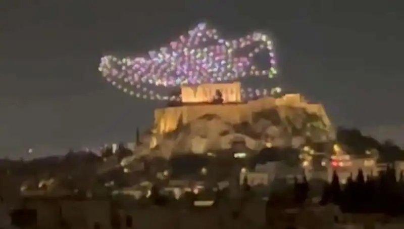 Akropolisteki Drone Reklamına Soruşturma: Turizmi Tehdit Eden Bir Durum mu?