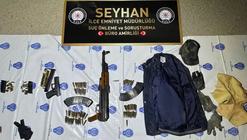 Husumetlilerine Pusu Hazırlarken Yakalanan Suç Çetesi Polise Teslim Edildi