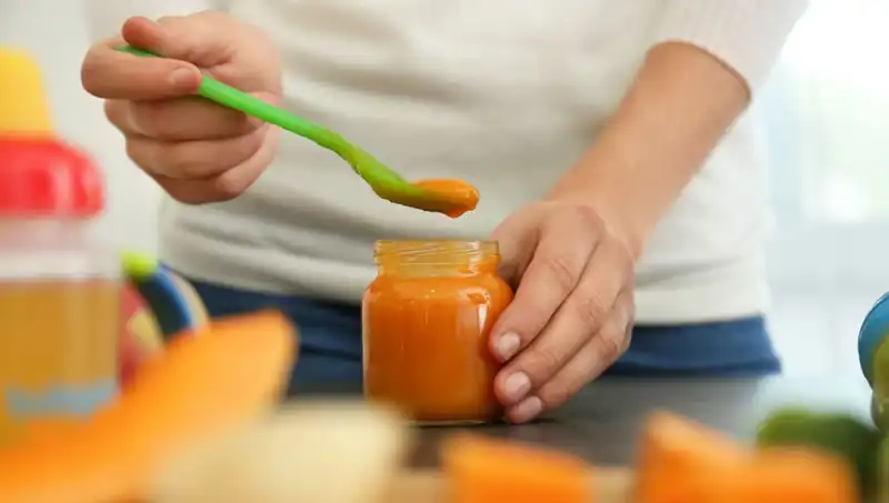26 Yaşındaki Genç, Bir Haftalık Bebek Maması Diyetinin Sonuçlarını Paylaştı