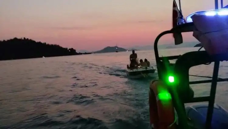 Fethiye Açıklarında Sürüklenen Teknedeki 4 Kişi Cesurca Kurtarıldı!