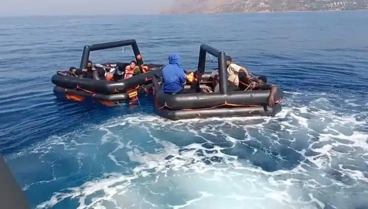 Ayvacık’ta 19 Kaçak Göçmen Operasyonu: Dram Dolu Anlar