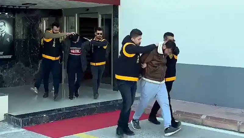 İstanbul’da Silahlı Soygun Çetesi Çöktü: 2 Milyon Lira İstendi!