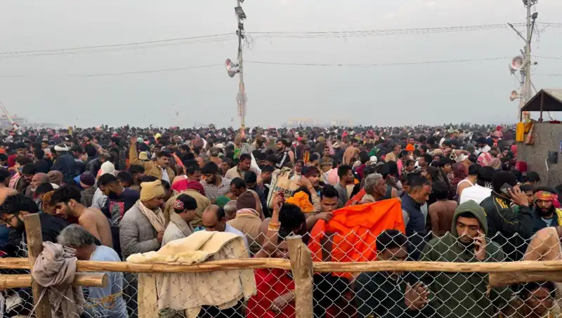 Hindistan'daki Dini Festivalde İzdiham: 6 Kişinin Ölümü ve Sonrası