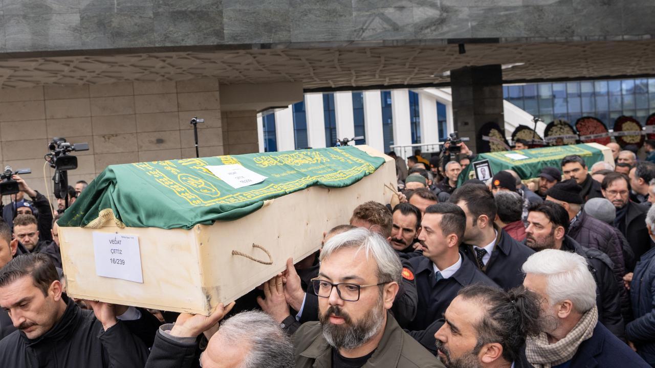 Bolu'daki Faciada Hayatını Kaybedenler Toprağa Veriliyor