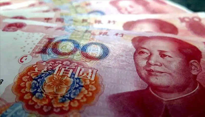 Yuan'ın Değeri Düşüyor: Ekonomik Etkiler ve Gelecek Beklentileri