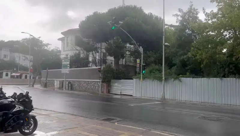 İstanbul'u Vuran Sağanak Yağışlar: Neler Oluyor?