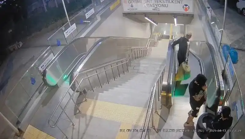 Metro İstasyonunda Çöp ve Lastik Atan Şüphelilere Gözaltı