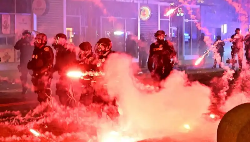 ABD'de İsyan Büyüyor: Los Angeles Protestoları Ulusa Yayılıyor