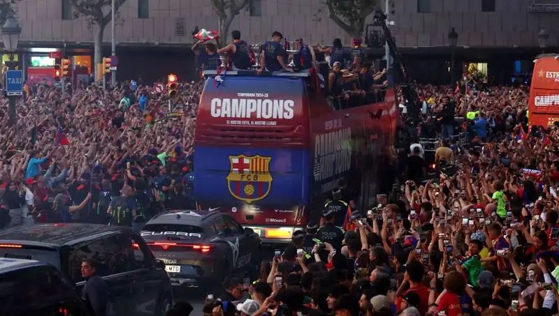 Barcelona'nın Yıldızları Taraftarlarıyla Keyifli Bir Buluşma Gerçekleştirdi
