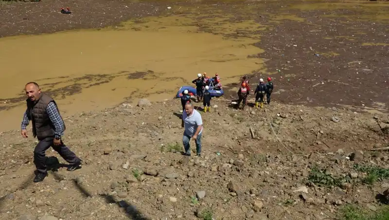 Trabzon'da Sel Felaketi: Evinde Su Tahliye Eden Adam Dram Yaşadı