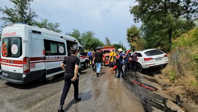 Sakarya'da Kamyonet ve Cip Çarpıştı: 5 Yaralı, Çocuklar da Var!