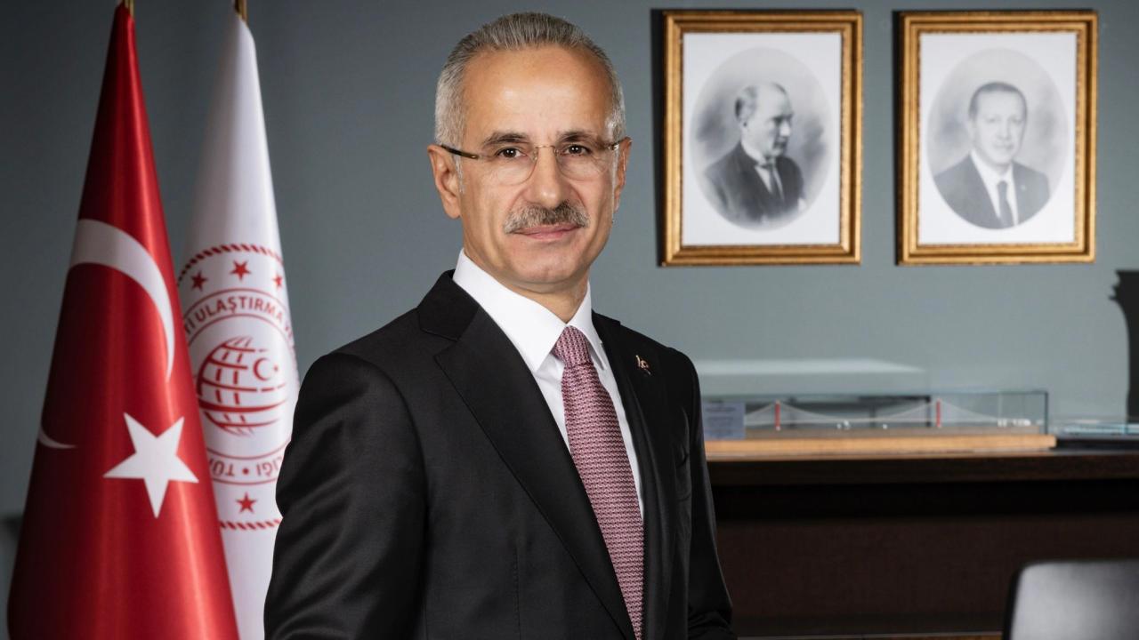 Bakan Uraloğlu Ailece Seyahat Edene İndirim Müjdesi Verdi