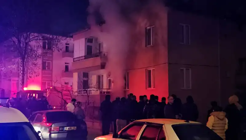 Çorum’da Bodrum Katında Çıkan Yangın: 10 Kişi Dumandan Etkilendi