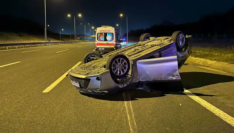Kuzey Marmara Otoyolu’nda Feci Kaza! İki Otomobil Çarpıştı, Yaralılar Hastaneye Kaldırıldı