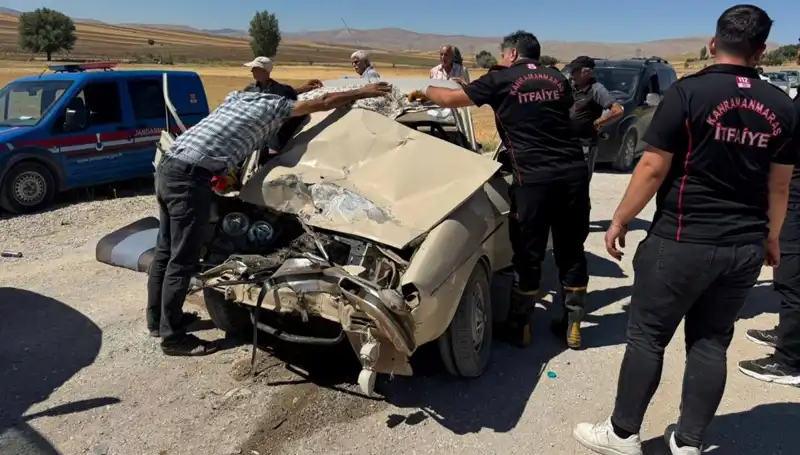 Kahramanmaraş’ta Kamyonet ve Otomobil Çarpıştı: Kaza Anı ve Detaylar